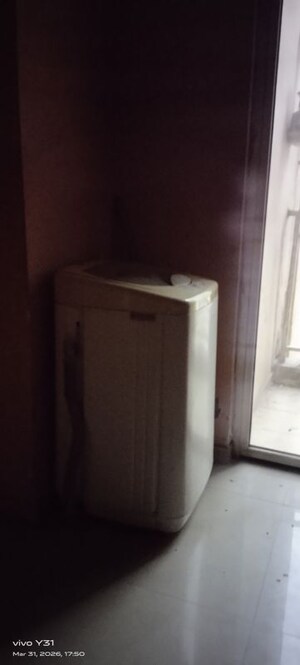 Room in 3 BHK Apartment at Mahagun My Woods, Sector 16c Greater Noida – for Rent