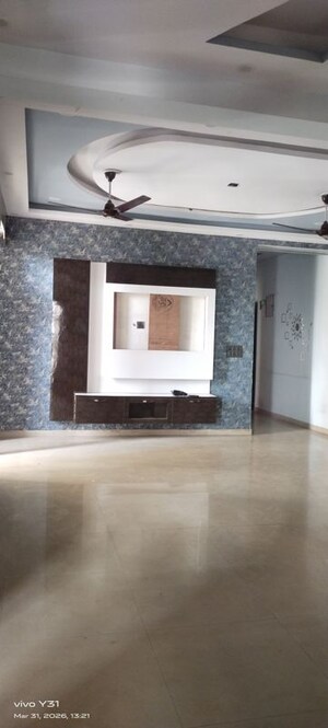 Room in 3 BHK Apartment at Mahagun My Woods, Sector 16c Greater Noida – for Rent