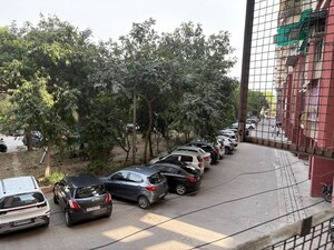 Parking in 3 BHK Apartment at Sector 19b Dwarka – for Rent