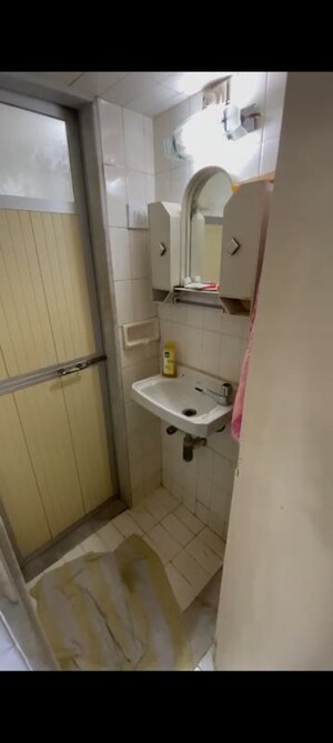 Bathroom in 1 BHK Apartment at Tolaram Colony – for Rent