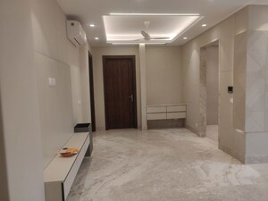 Building Lobby in 4 BHK Builder Floor at South City 1 – for Rent
