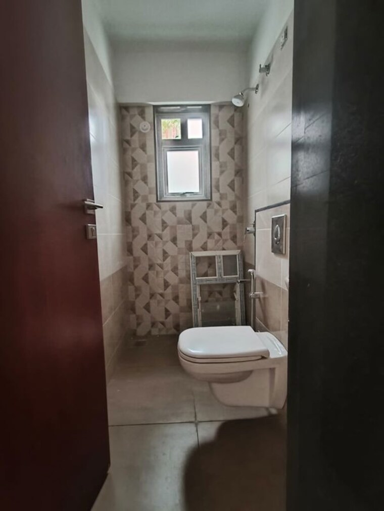 Bathroom, baner 3 Bedroom 1101 Sq.Ft. Apartment In Baner Pune 10236956