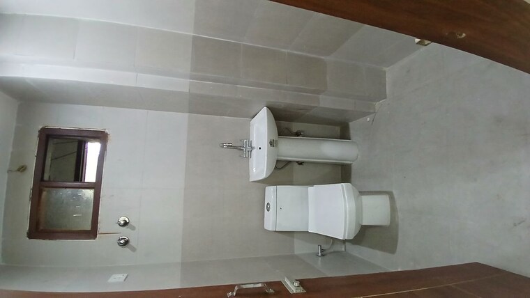Attached Bathroom, kalkaji 3 Bedroom 2700 Sq.Ft. Apartment In Kalkaji Delhi 10236987