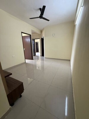Room in 3 BHK Apartment at Pyramid Altia, Sector 70 – for Rent