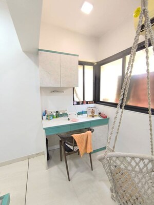 Team Area in 1 BHK Apartment at Manali Building, Malad West – for Rent