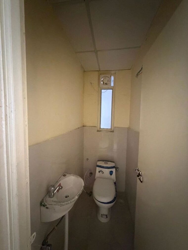 Bathroom, pyramid-altia 1 Bedroom 337 Sq.Ft. Apartment In Sector 70 Gurgaon 10237090