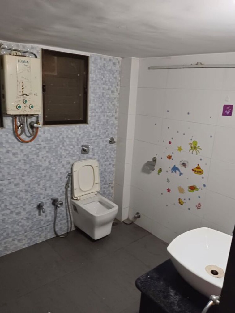Bathroom, chembur 1 Bedroom 460 Sq.Ft. Apartment In Chembur Mumbai 10237116