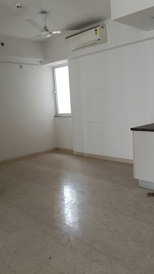 Room in 4 BHK Apartment at Godrej Woods, Sector 43 – for Rent