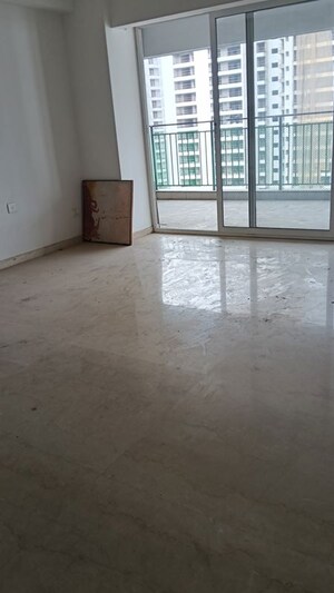 Room in 4 BHK Apartment at Godrej Woods, Sector 43 – for Rent