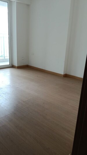 Room in 4 BHK Apartment at Godrej Woods, Sector 43 – for Rent