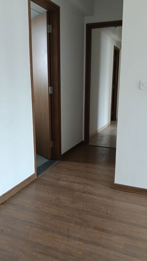 Room in 4 BHK Apartment at Godrej Woods, Sector 43 – for Rent