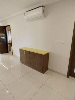 Room in 3 BHK Apartment at Sumadhura Horizon, Kondapur – for Rent