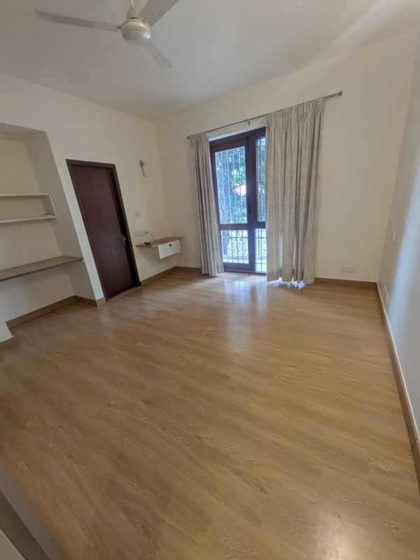 3 BHK + Servant Room Apartment For Rent in Lavelle Road