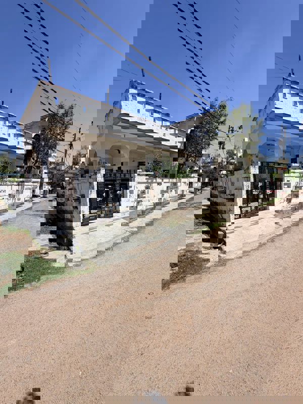 4 BHK + Study Room,Extra Room,Store Room 4500 Sq.Ft. Independent House in Unitech Southcity Gardens