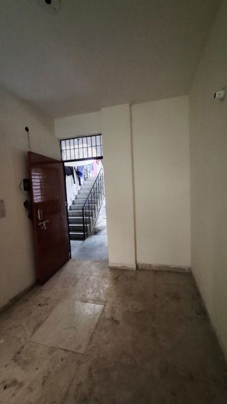 Room, sector 10 greater noida 1.5 Bedroom 30 Sq.Mt. Apartment In Sector 10 Greater Noida Greater Noida 10237261