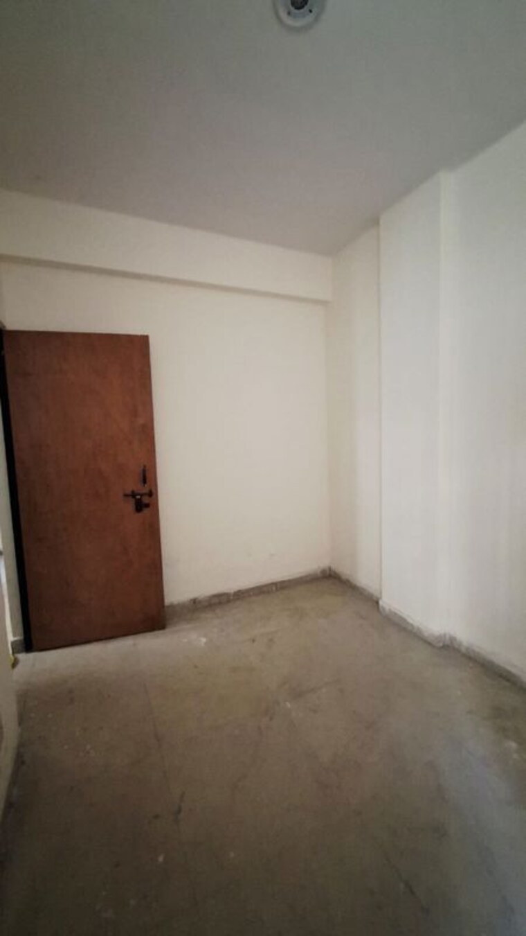 Room, sector 10 greater noida 1.5 Bedroom 30 Sq.Mt. Apartment In Sector 10 Greater Noida Greater Noida 10237261