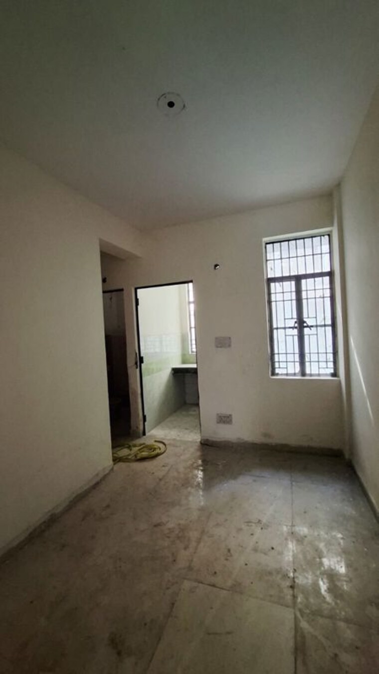 Room, sector 10 greater noida 1.5 Bedroom 30 Sq.Mt. Apartment In Sector 10 Greater Noida Greater Noida 10237261