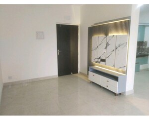 Room in 3 BHK Builder Floor at Central Park Flower Valley, Sohna – for Rent