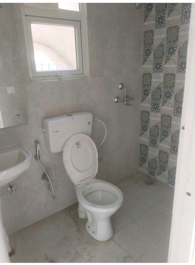 Bathroom, central-park-flower-valley 3 Bedroom 1230 Sq.Ft. Builder Floor In Sohna Gurgaon 10237277