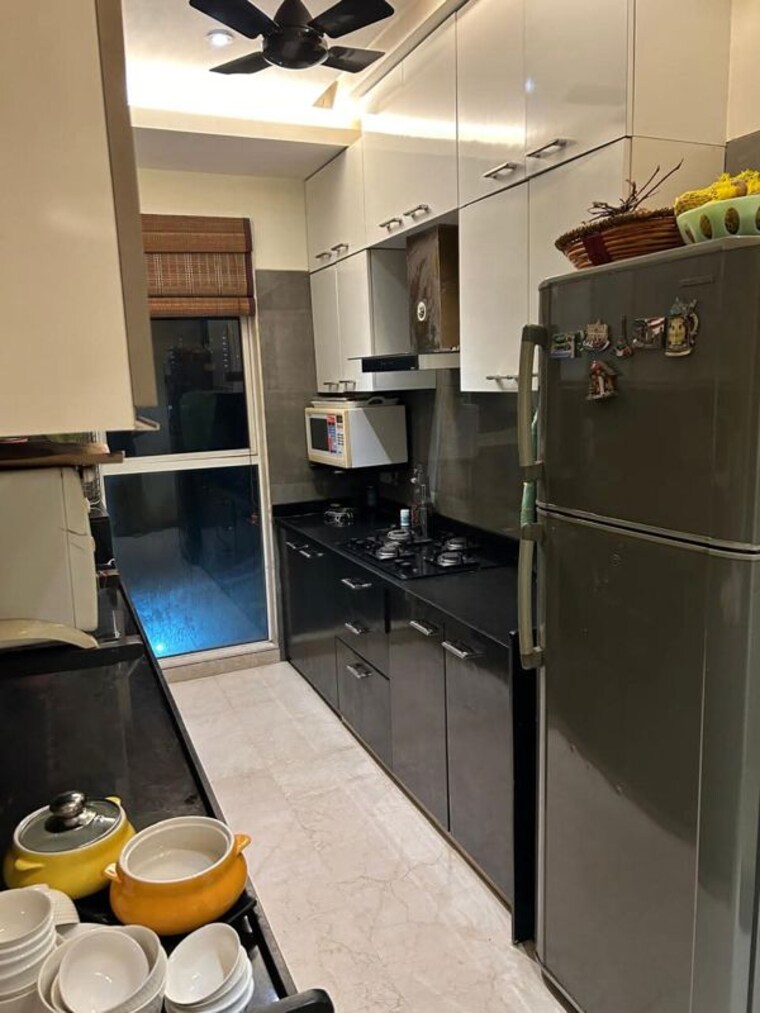 Kitchen, bandra west 2 Bedroom 800 Sq.Ft. Apartment In Bandra West Mumbai 10237314