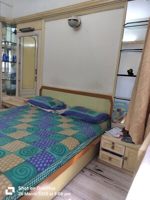 Bedroom in 2 BHK Apartment at Riddhi Garden, Malad East – for Rent