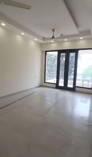 Room in 5 BHK Villa at Sector 57 – for Rent