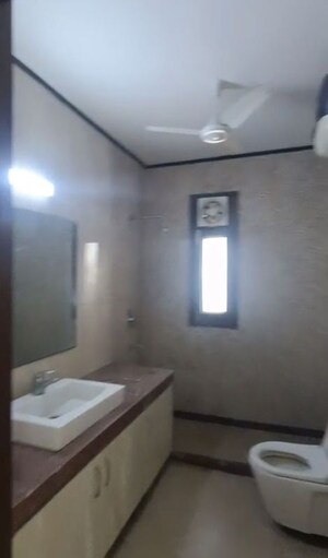 Attached Bathroom in 5 BHK Villa at Sector 57 – for Rent