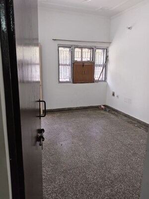 Room in 1 BHK Apartment at Jagriti Apartments, Sector 71 – for Rent