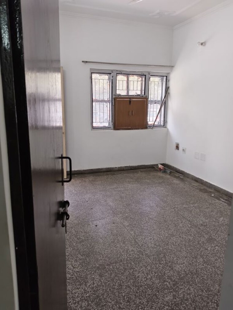 Room, jagriti-apartments 1 Bedroom 450 Sq.Ft. Apartment In Sector 71 Noida 10237384