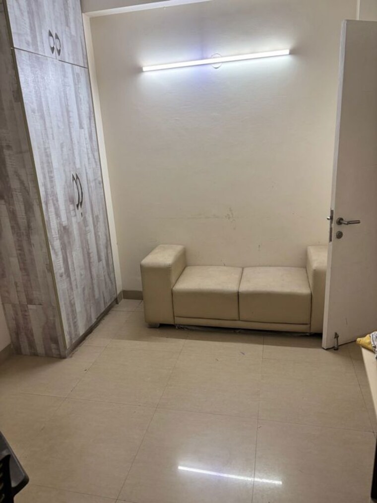 Room, emaar-emerald-estate 3 Bedroom 1395 Sq.Ft. Apartment In Sector 65 Gurgaon 10237385