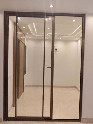 Building Lobby in 4 BHK Builder Floor at Ireo City Plots, Sector 60 – for Sale