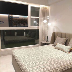 Bedroom in 2 BHK Apartment at Andheri West – for Rent