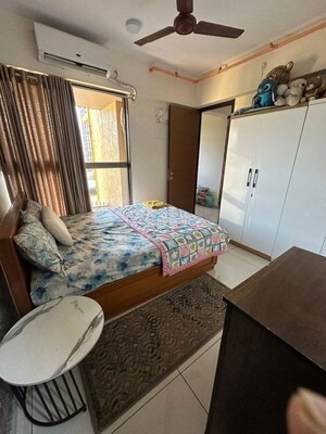 Bedroom in 2 BHK Apartment at Andheri West – for Rent