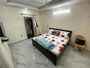 Bedroom in 1 BHK Builder Floor at Sector 44 – for Rent