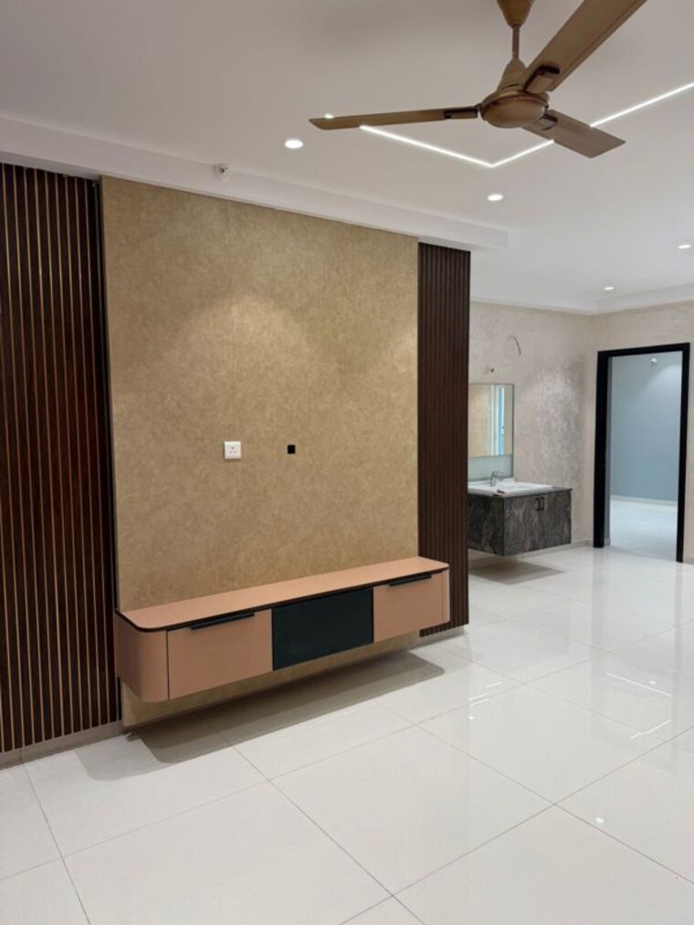 Room, banjara hills 3 Bedroom 3150 Sq.Ft. Apartment In Banjara Hills Hyderabad 10237398