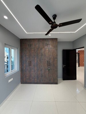 Room in 3 BHK Apartment at Banjara Hills – for Rent