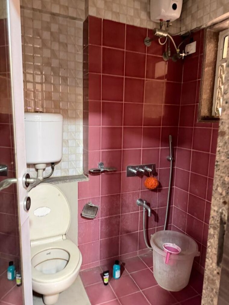 Bathroom, kanakia-spaces-niharika 2 Bedroom 750 Sq.Ft. Apartment In Manpada Thane 10237417