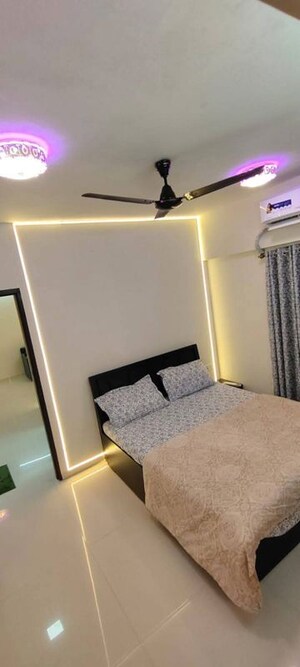 Bedroom in 1 BHK Apartment at Khar West – for Rent