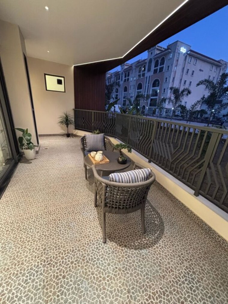 Balcony, kharar road 3 Bedroom 1775 Sq.Ft. Apartment In Kharar Road Mohali 10192121