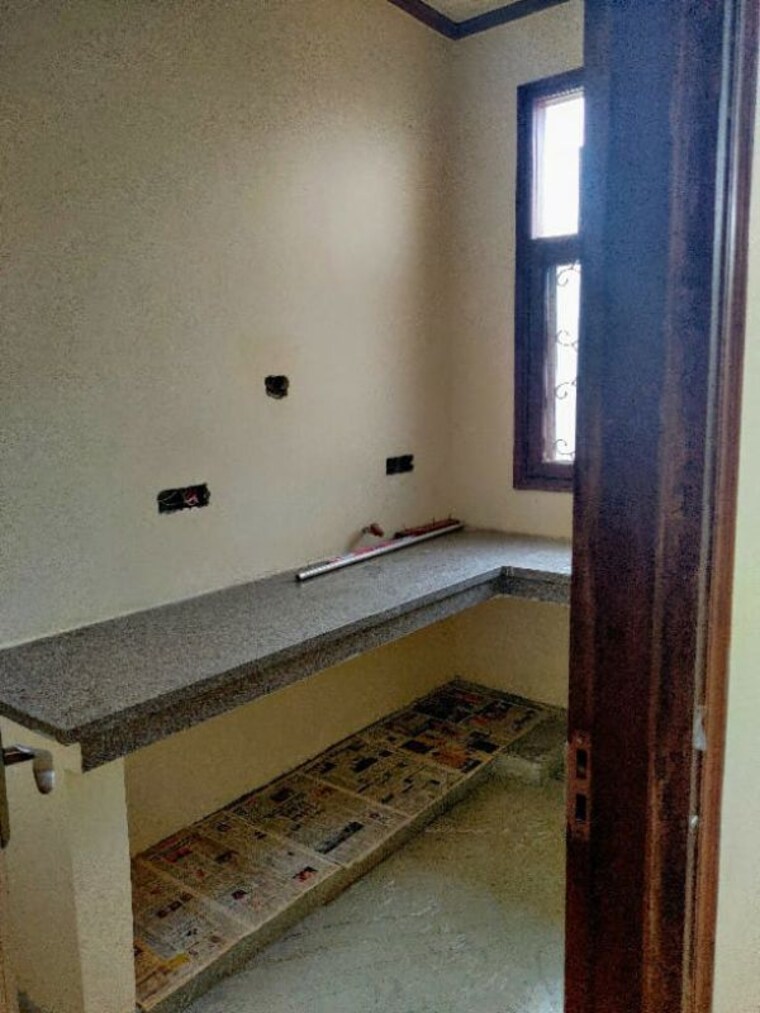 Bathroom, sector 21 2.5 Bedroom 1200 Sq.Ft. Villa In Sector 21 Gurgaon 10237512