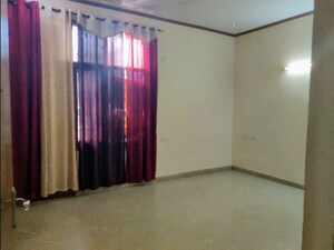 Room in 2.5 BHK Villa at Sector 21 – for Rent