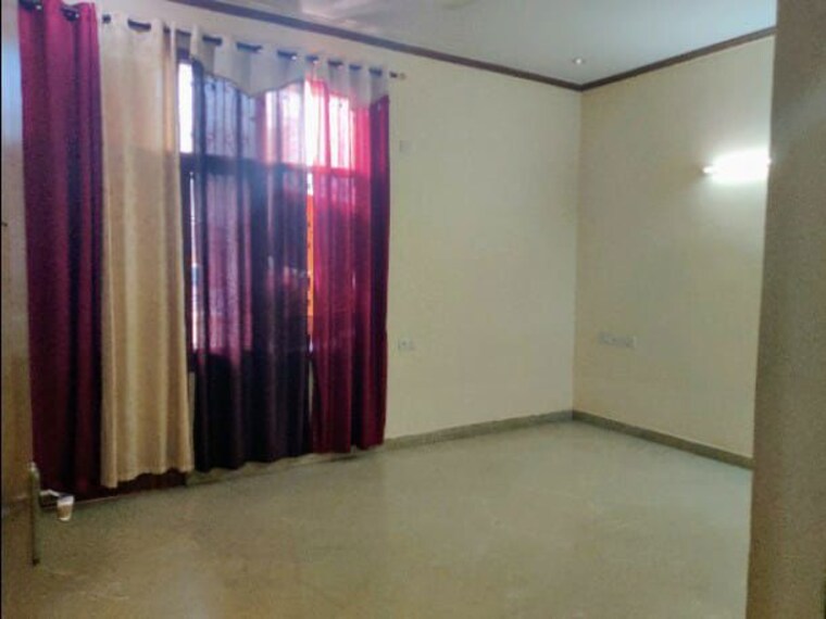 Room, sector 21 2.5 Bedroom 1200 Sq.Ft. Villa In Sector 21 Gurgaon 10237512