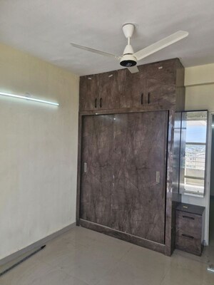 Room in 3 BHK Apartment at Pyramid Altia, Sector 70 – for Rent