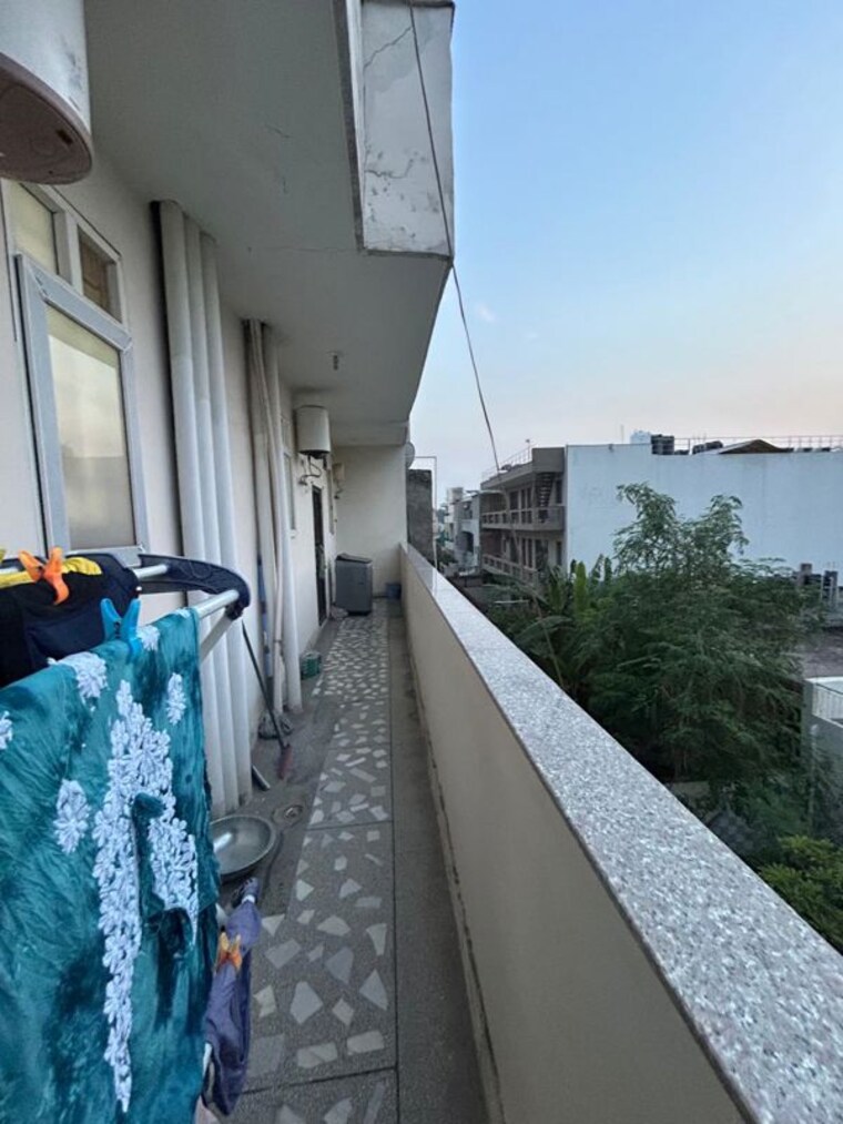 Balcony, sector 21 2.5 Bedroom 1200 Sq.Ft. Villa In Sector 21 Gurgaon 10237571