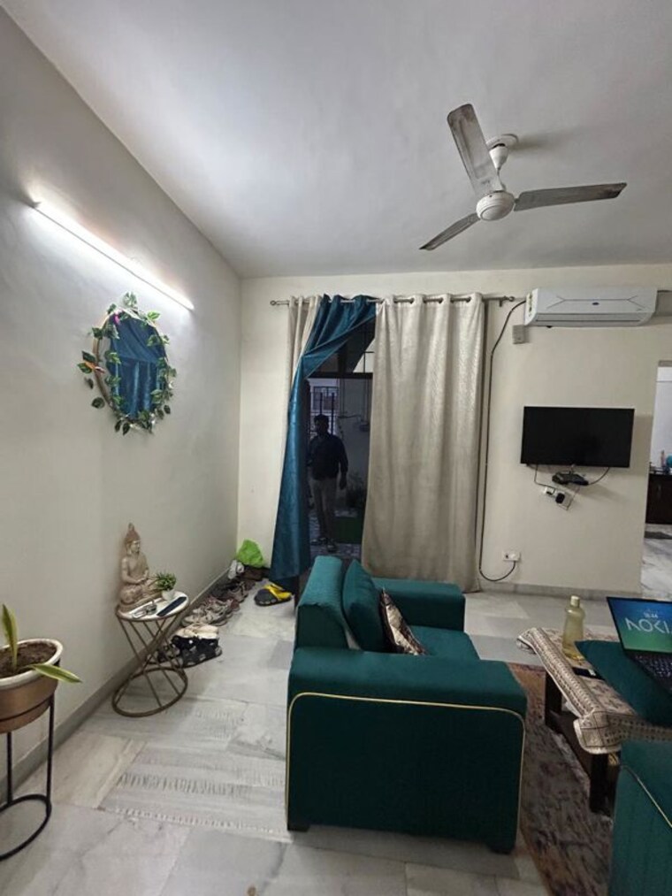 Master Bedroom, sector 21 2.5 Bedroom 1200 Sq.Ft. Villa In Sector 21 Gurgaon 10237571