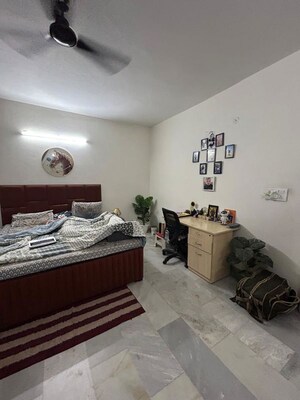 Bedroom in 2.5 BHK Villa at Sector 21 – for Rent