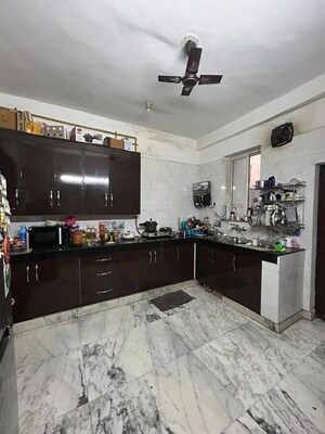 Kitchen in 2.5 BHK Villa at Sector 21 – for Rent