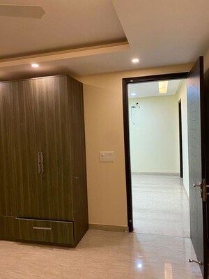 Room in 4 BHK Builder Floor at Sector 57 – for Rent