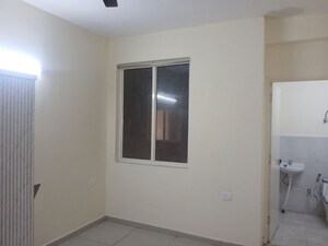 Room in 3 BHK Apartment at Pyramid Altia, Sector 70 – for Rent