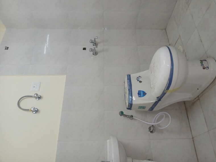 Bathroom, pyramid-altia 3 Bedroom 643 Sq.Ft. Apartment In Sector 70 Gurgaon 10237663
